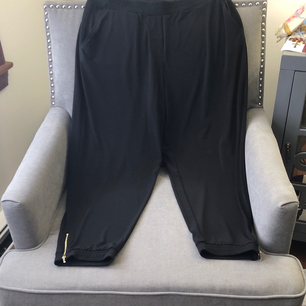Susan Graver Black 
Liquid  Knit jogger style ankle Pants